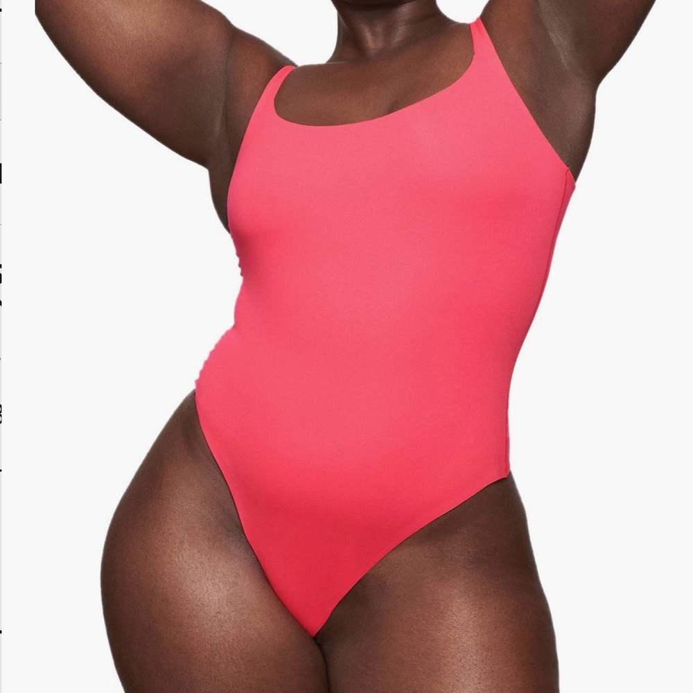 SKIMS FITS EVERYBODY SQUARE NECK BODYSUIT Size 3X - Ultra Pink